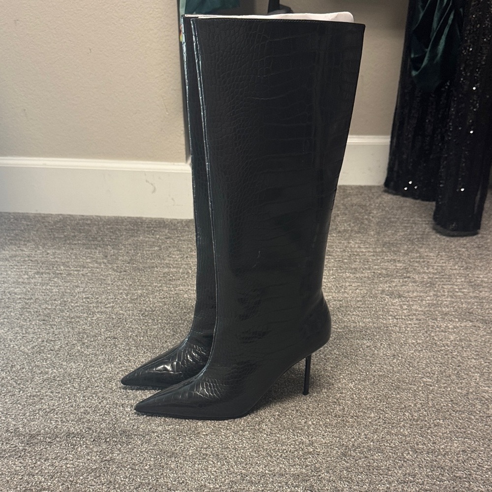 Good American Knee High Crocodile Boots